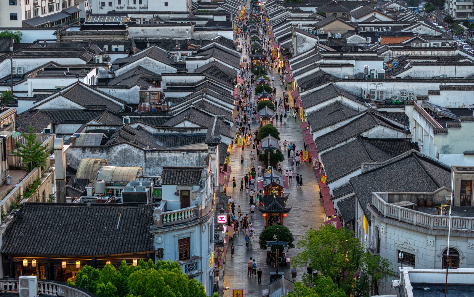 Qinghefang Ancient Street — China's Great Cities: Beijing to Chengdu