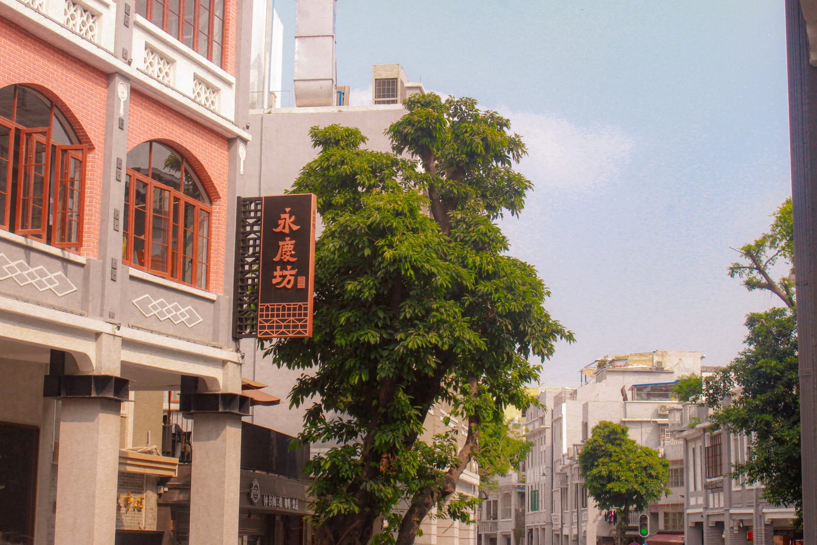 Yongqing Fang — Guangzhou Essentials: Lingnan Heritage and Pearl River