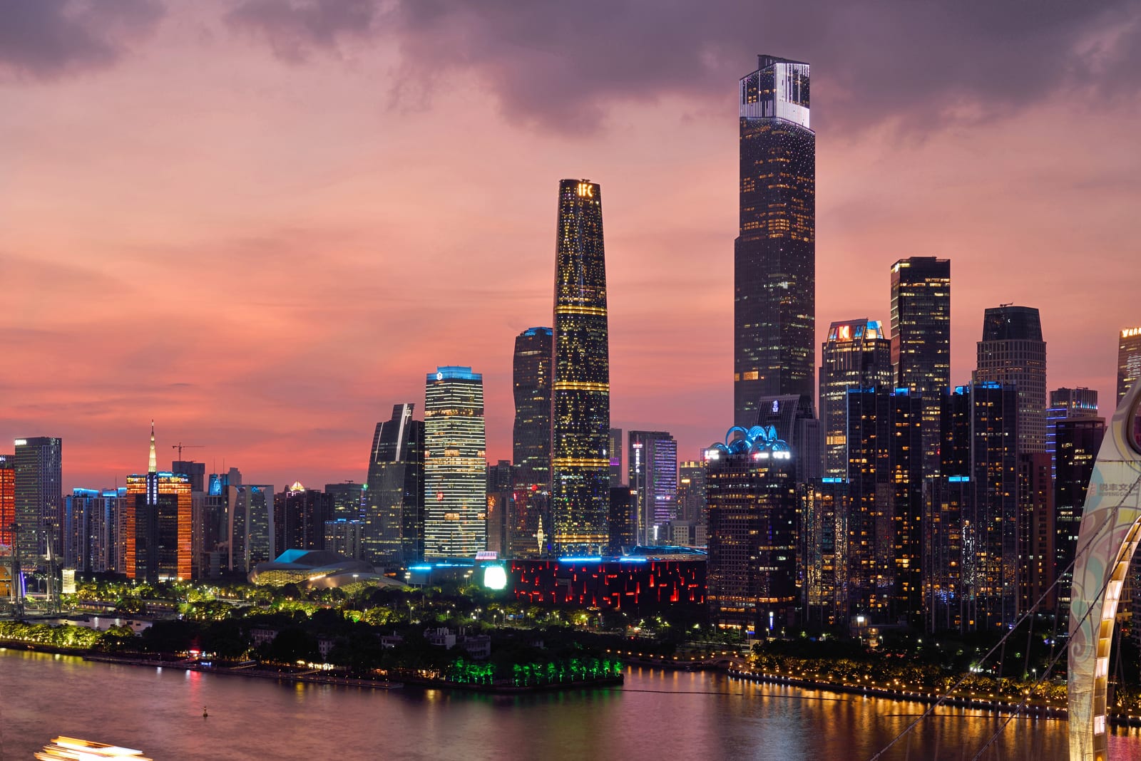Haixinsha Night View — Tea Landscapes, Mountain Cities and Lingnan Culture