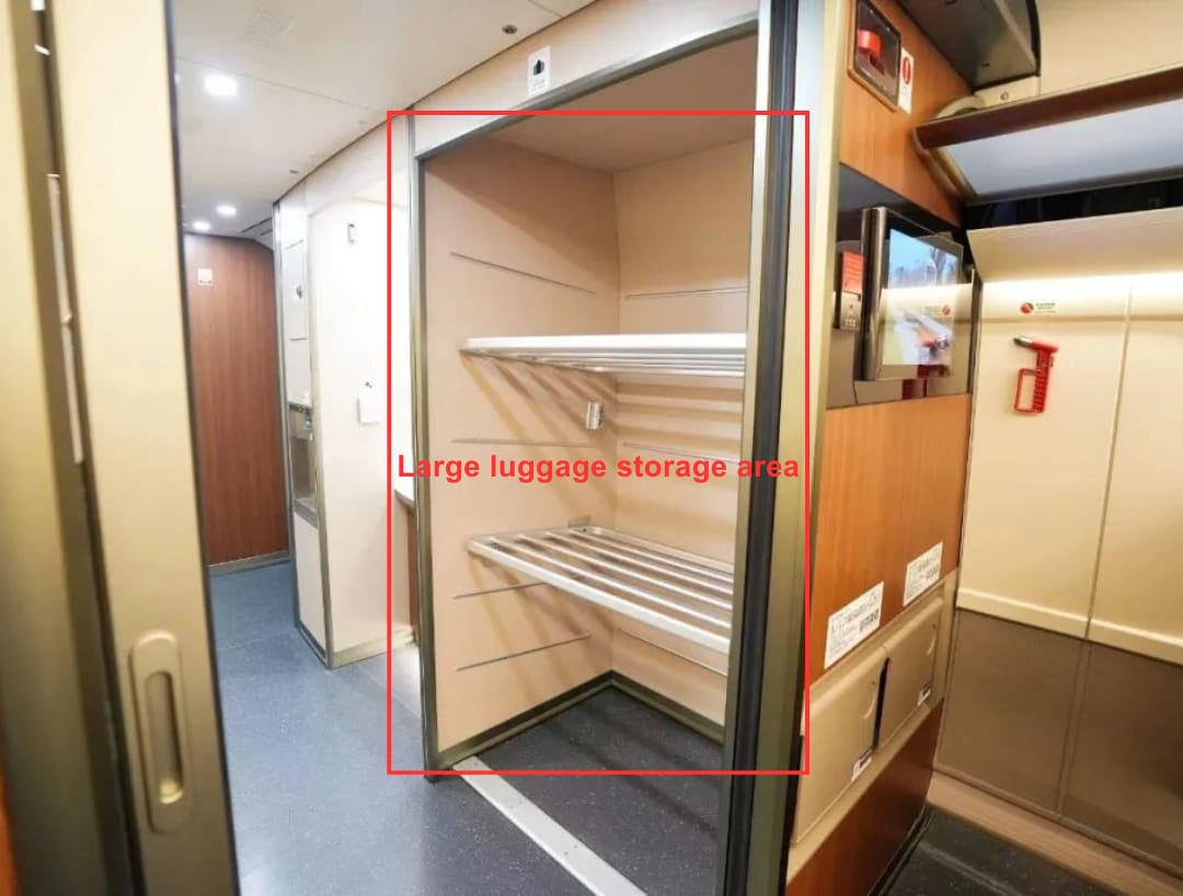 Large luggage storage area, Image source: China Railway