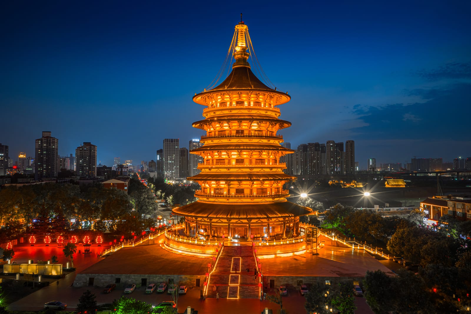 Luoyang Central Axis Night View — Ancient Capitals & Kung Fu Culture: Beijing & Henan