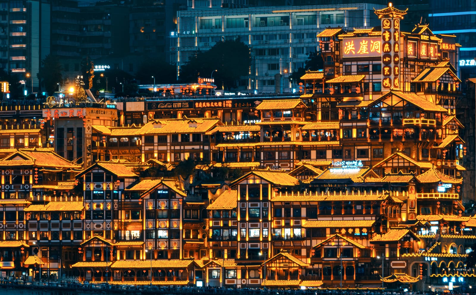Hongyadong — China’s Iconic Cities and the Pulse of Local Life