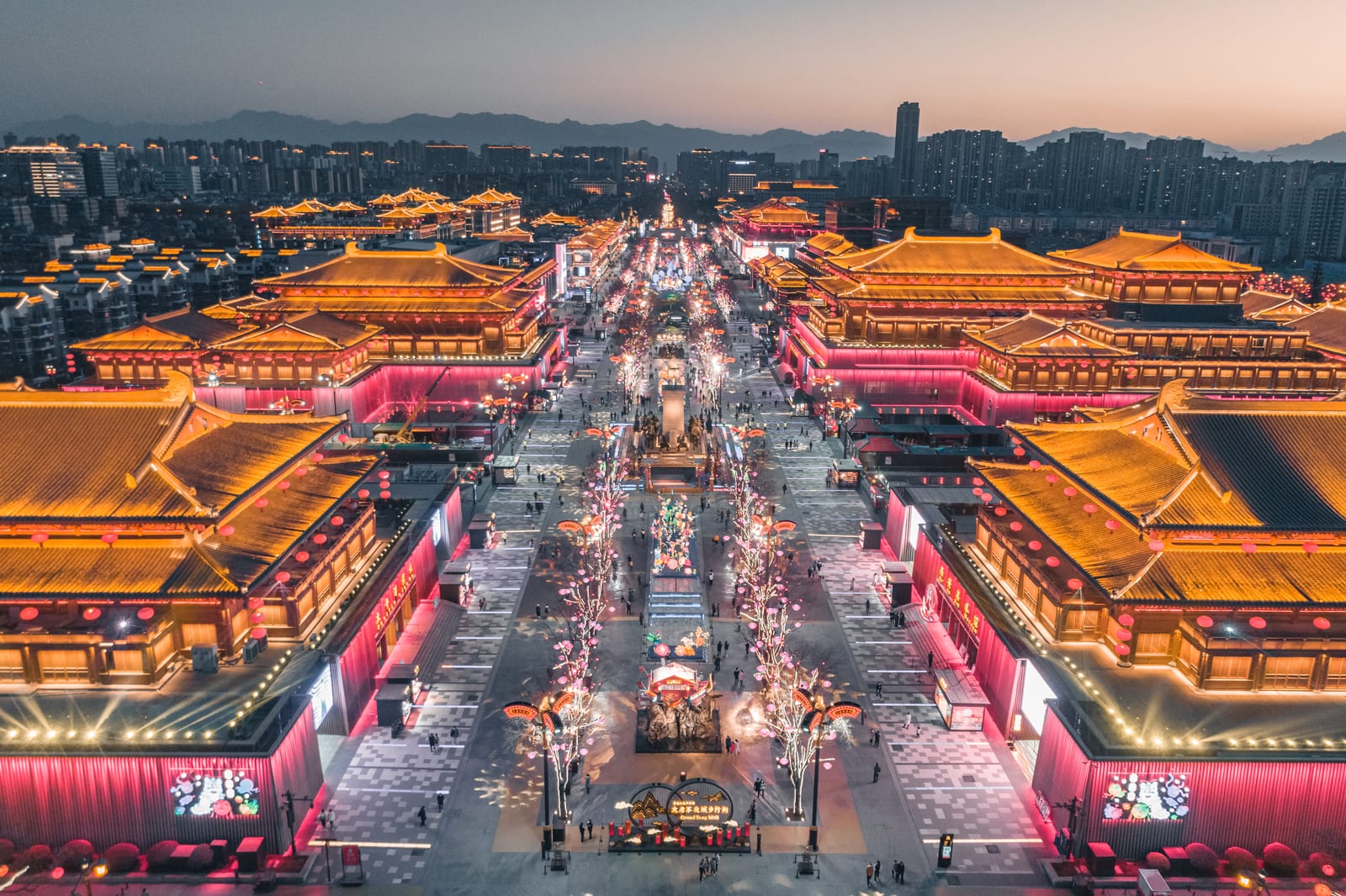 Great Tang All Day Mall — First impression: China in Full Spectrum