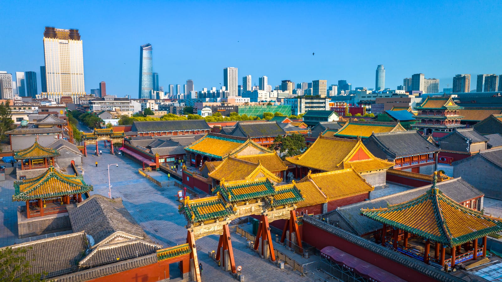 Manchu Street — Northern Horizons: A Cultural Journey through Northeast China