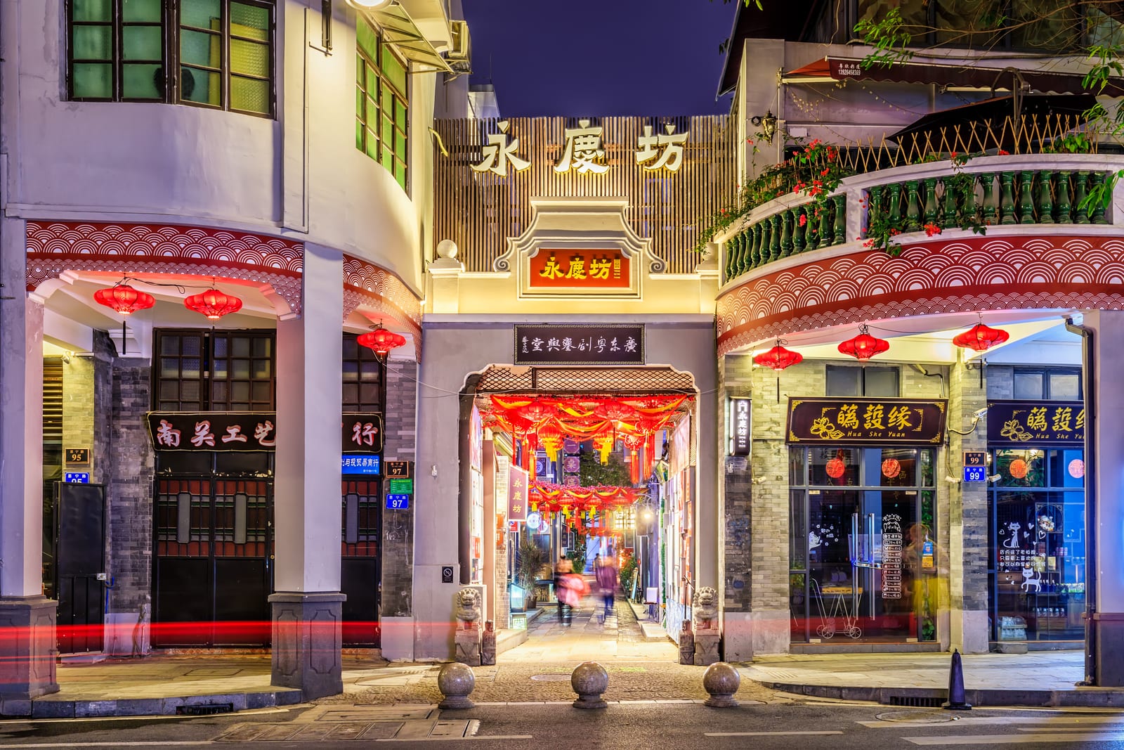 Yongqing Fang — Unlock Guangzhou on Your Layover: Historic Old Town & Pearl River Tour