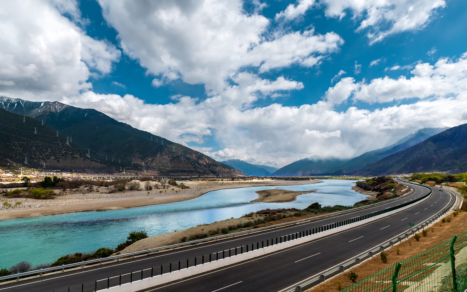Yarlung Tsangpo River — Charms of Yunnan & Tibet: Highland Landscapes & Cultural Wonders