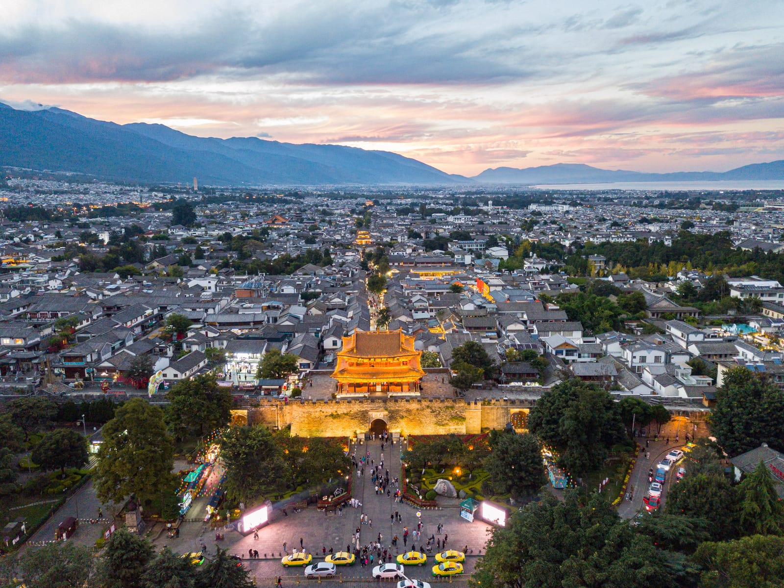 Dali Old Town — Charms of Yunnan: Mountain Escapes & Ethnic Cultures