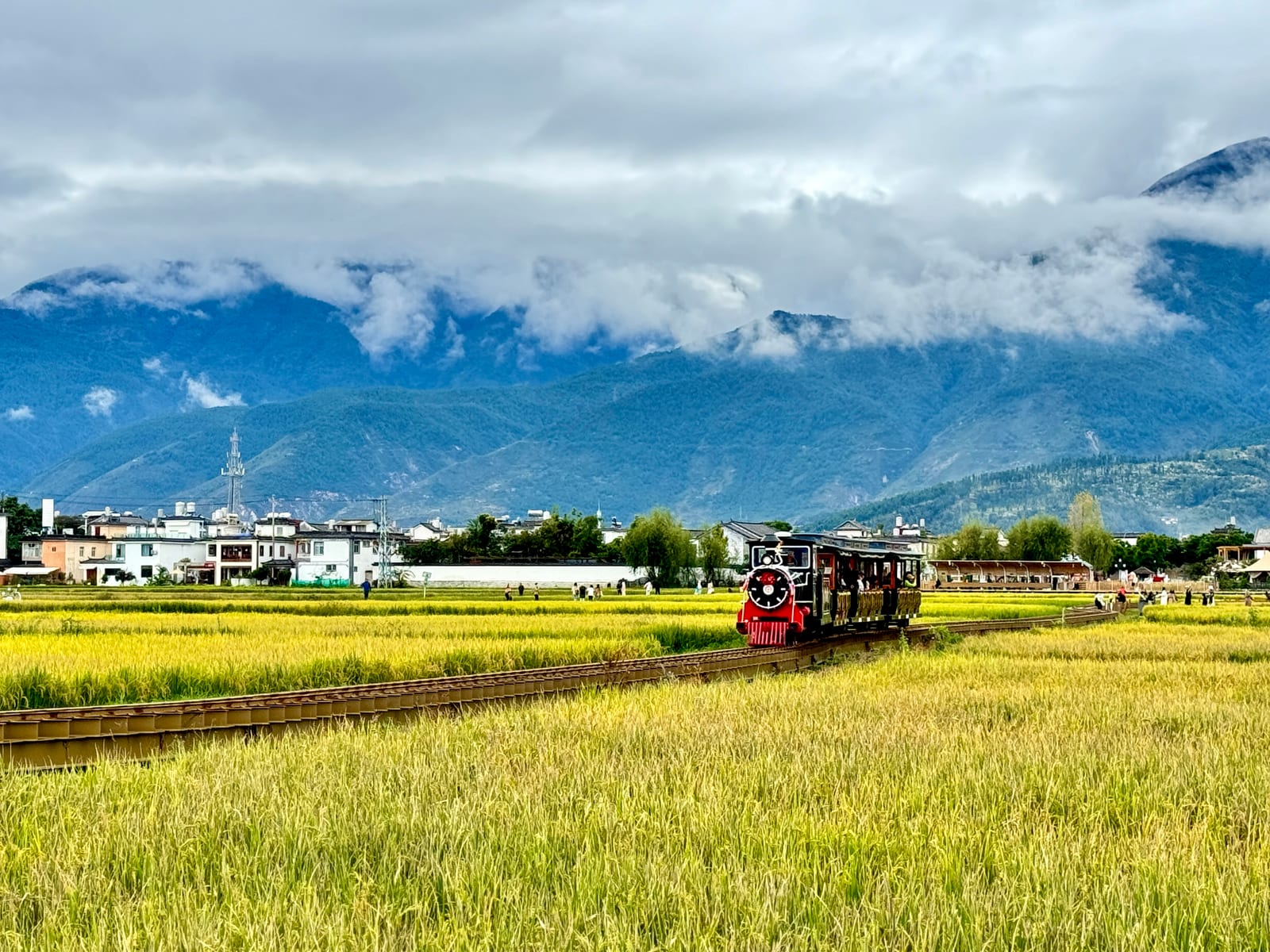 Xizhou Village — Charms of Yunnan: Mountain Escapes & Ethnic Cultures