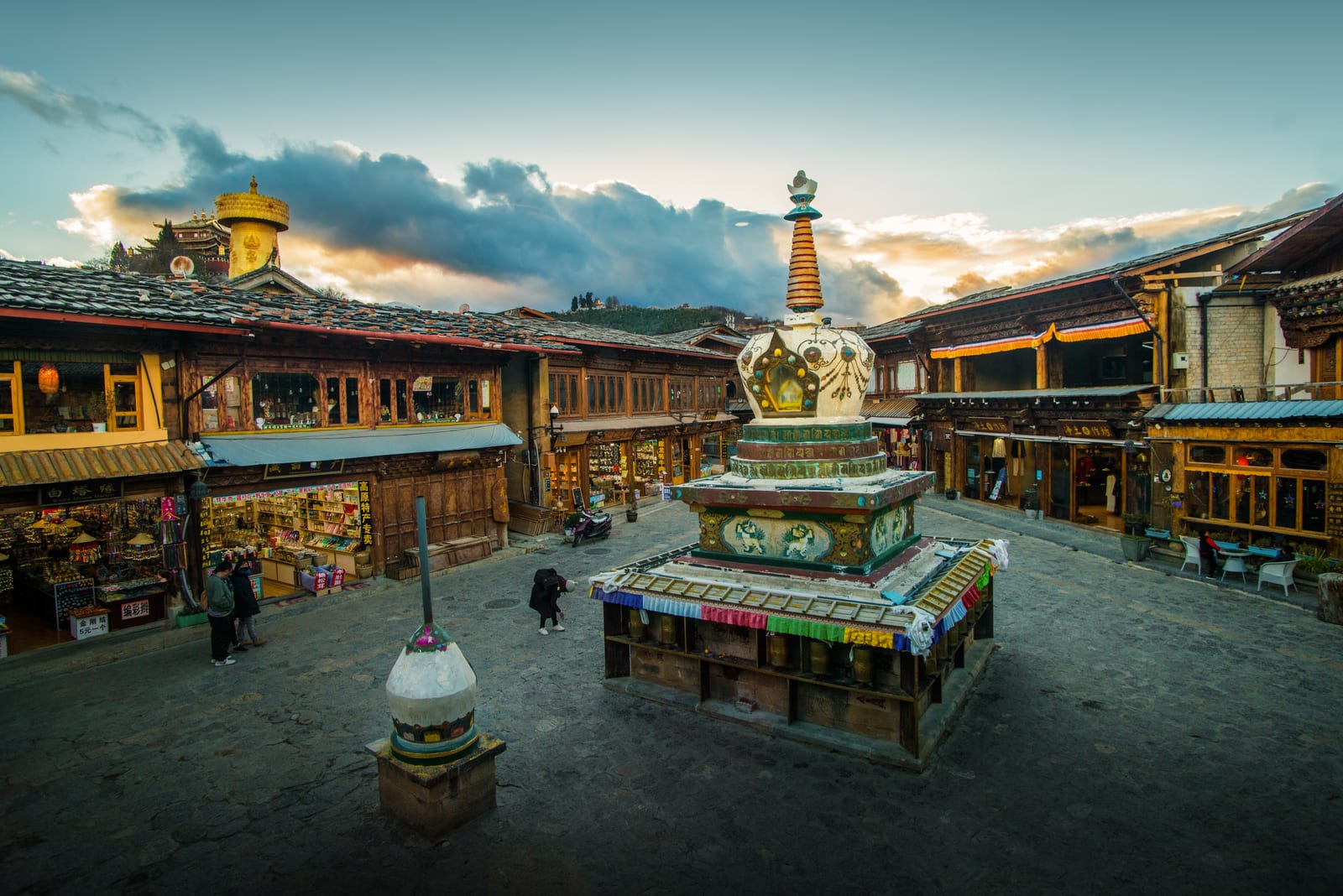 Dukezong Ancient Town — Charms of Yunnan: Mountain Escapes & Ethnic Cultures