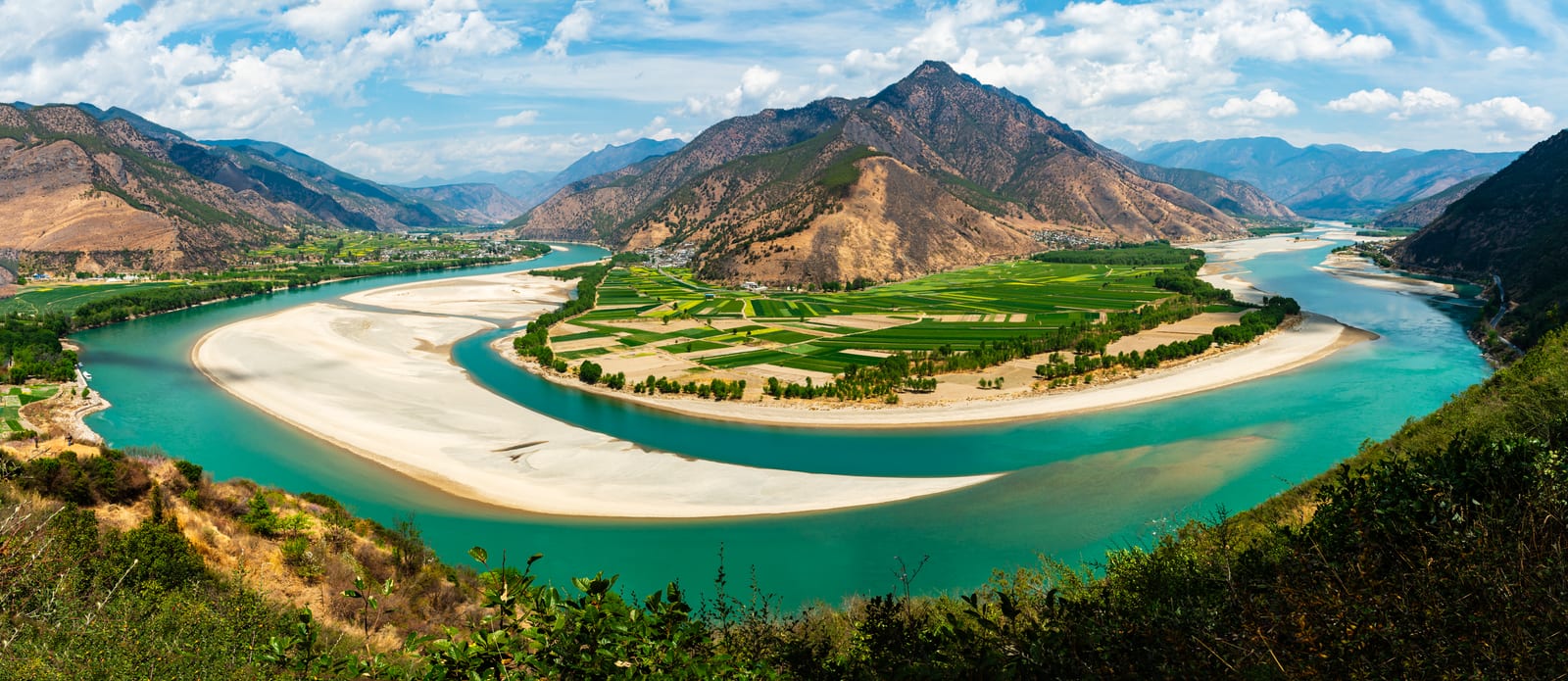 The First Bend Of The Yangtze River — Charms of Yunnan: Mountain Escapes & Ethnic Cultures