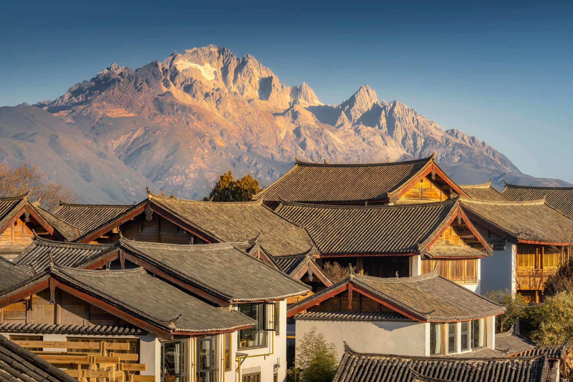 Yunnan: Mountains & Ethnic Cultures