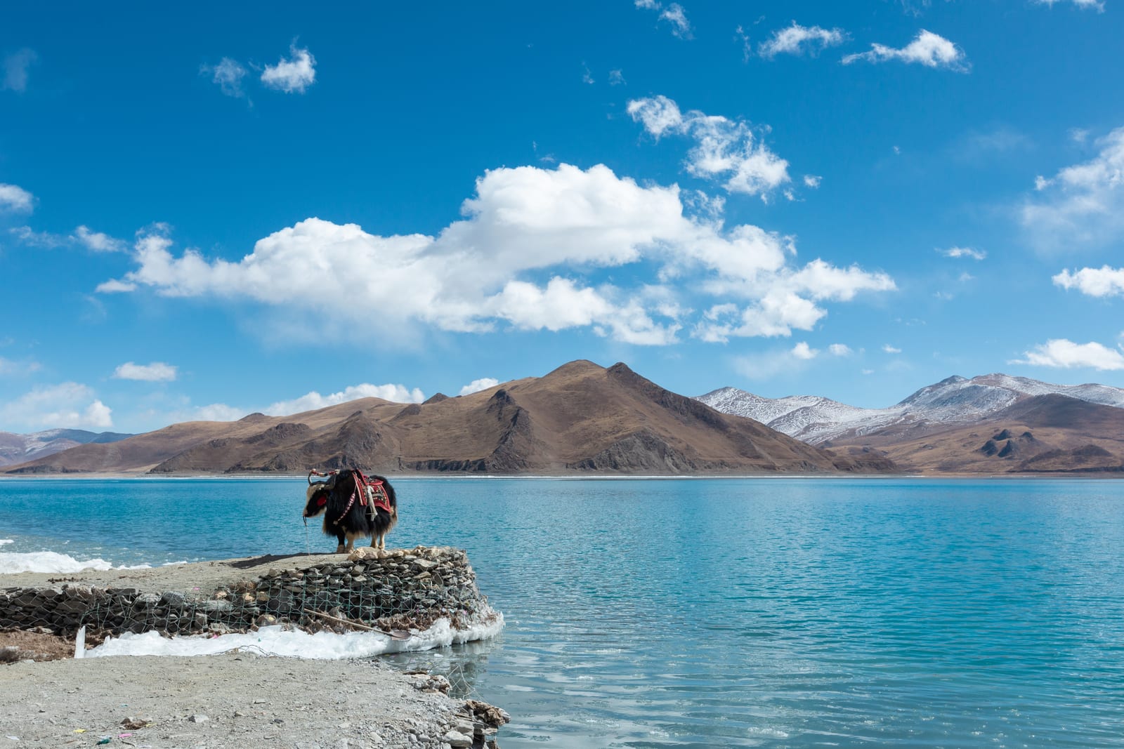 Yamdrok Lake — First Encounter Tibet: 7-Day Journey
